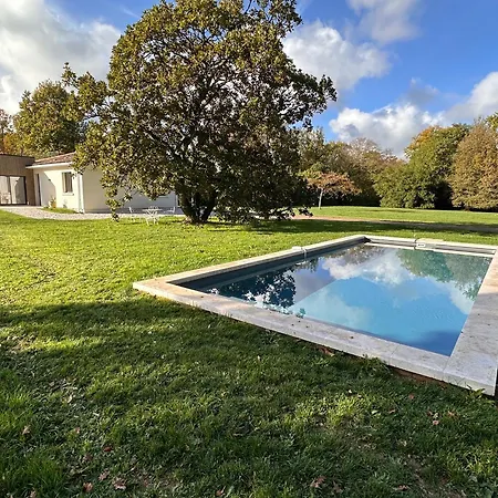 度假居 Pavone 昂古莱姆