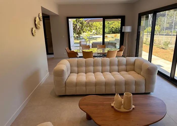 Pavone Сasa de vacaciones Angulema