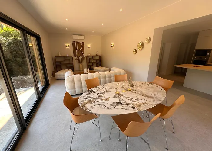 Pavone Сasa de vacaciones Angulema